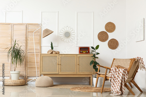 Boho chic living room inter...