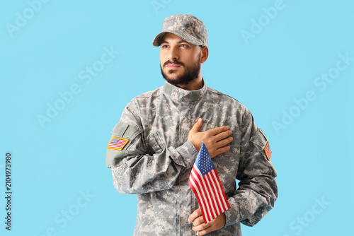 Male soldier with USA flag ...