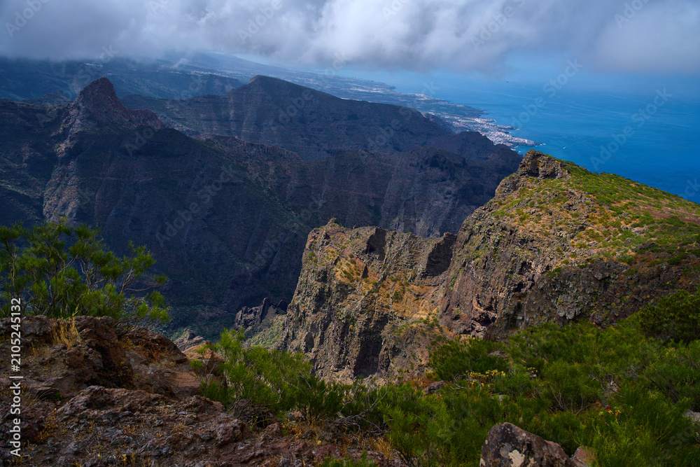 Obraz premium Teno mountains above the Gigantes coast