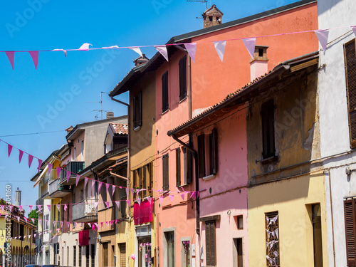 Tableau sur toile Via Calabiana, old street in Groppello d Adda, Milan, Italy