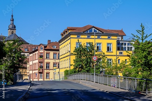 bamberg. deutschland - altstadt mit kleiner brücke und turm von st. stephan