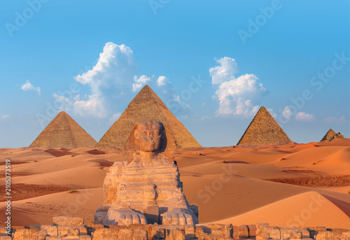 Konstfotografi The Sphinx in Giza pyramid complex - Cairo, Egypt