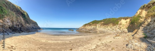 Crique sur la côte bretonne.