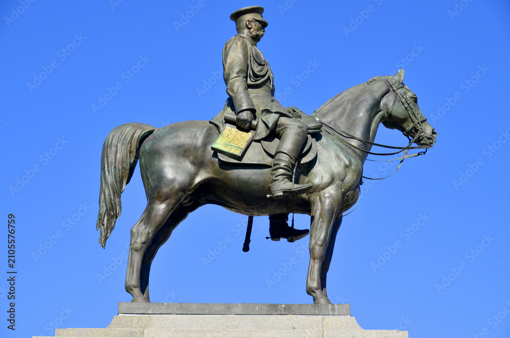 Fototapeta premium The Monument to the Tsar Liberator is an equestrian monument in the centre of Sofia, the capital of Bulgaria.
