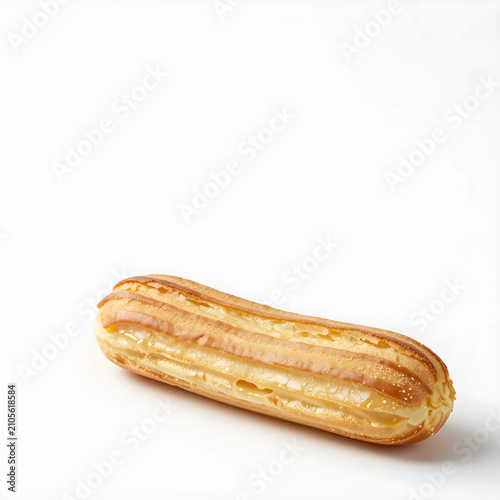 Single eclair pastry with g...