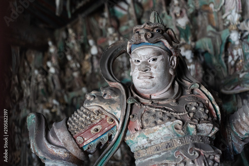 Fotografie Ming Dynasty Painted Clay Skanda (Wei Tuo) – Shuanglin Temple, Pingyao, China