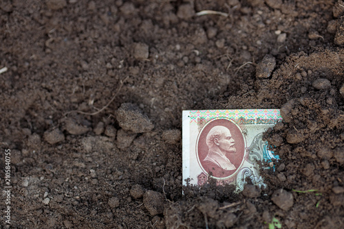 Photos Buried USSR Banknotes History Consumed by the Earth