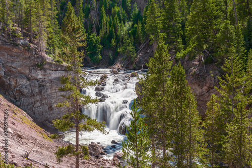 Foto Firehole Falls is a waterfall on the Firehole River in southwestern Yellowstone National Park