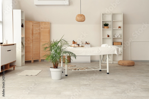 Bright and clean spa treatm...