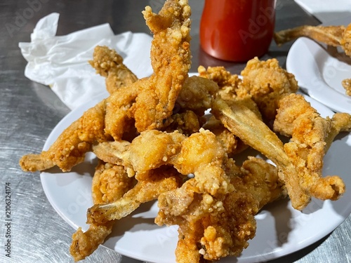 fried frog meat with sauce