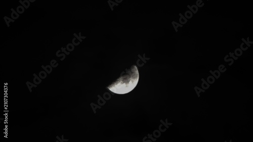 Quadro su tela landscape view of the half moon in the dark night sky