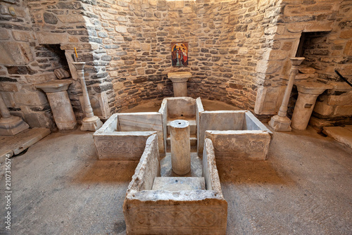Tableau sur toile Early Christian baptistery at the monastery of Katapoliani, in Paros island, Greece, Europe