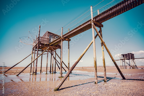 Obraz na plátne Cabane de pêcheur en Charente-Maritime, France