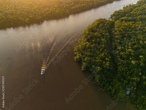 Картината върху платно Navegação pelos rios da Amazônia brasileira