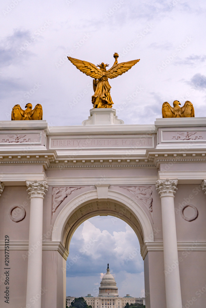 Obraz premium America 250 arch near Capitol. Patriotic America 250 arch landmark. Ceremonial America 250 arch entrance. America 250 arch honors freedom.
