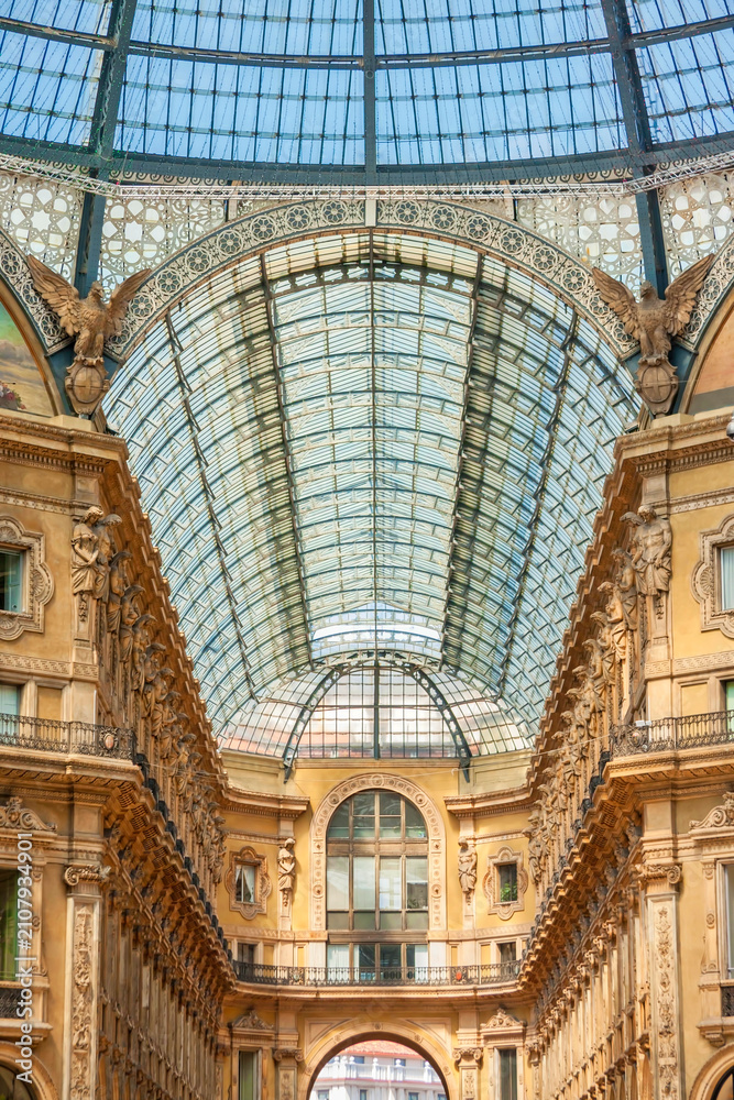 Obraz premium Detail inside Galleria Vittorio Emanuele II, Milan, Italy