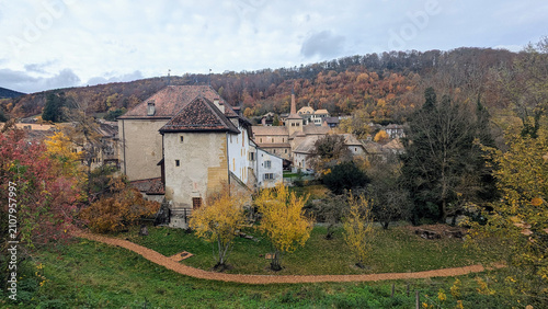 Fotografía Le village de Romainmôtier en automne
