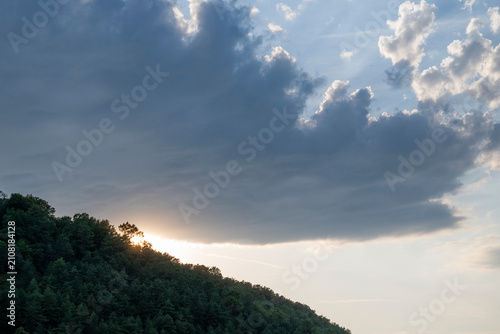 Cuadro en lienzo Colline du soir