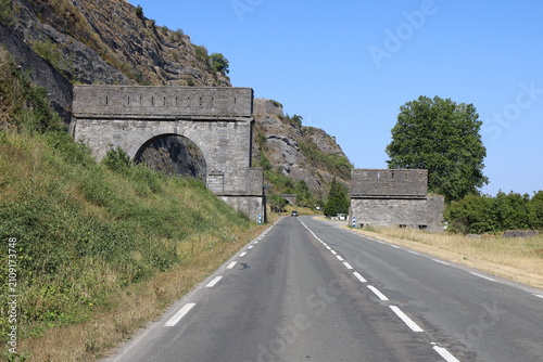 La porte de France, ancienne porte de ville, ville de Givet, département des Ardennes, France