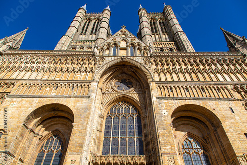 Cuadro en lienzo The west end of Lincoln Cathedral in the city of Lincoln, England