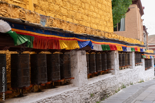 Quadro su tela Renkang Ancient House former residence of the 7th Dalai Lama in Litang Sichuan C