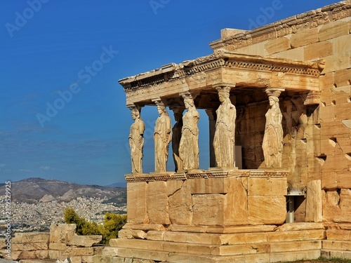 Фотография Vistas de las cariatides de la antigua Grecia en la acropolis, Atenas