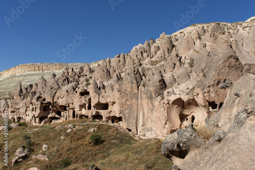 Foto Fairy Chimneys in Zelve Valley Open Air Museum, Cappadocia