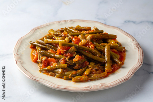 Traditional Turkish zeytiny...