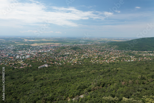 Foto Pécs city panorama from Misina Hill on a sunny day