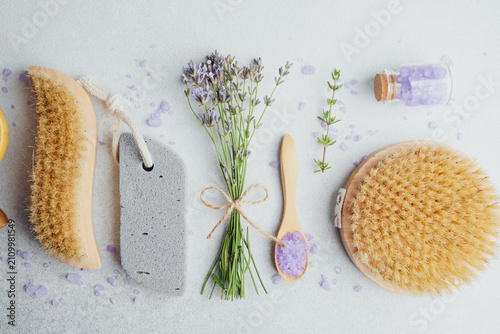 Canvastavla lavender bath salt spa set with brushes flowers and pumice