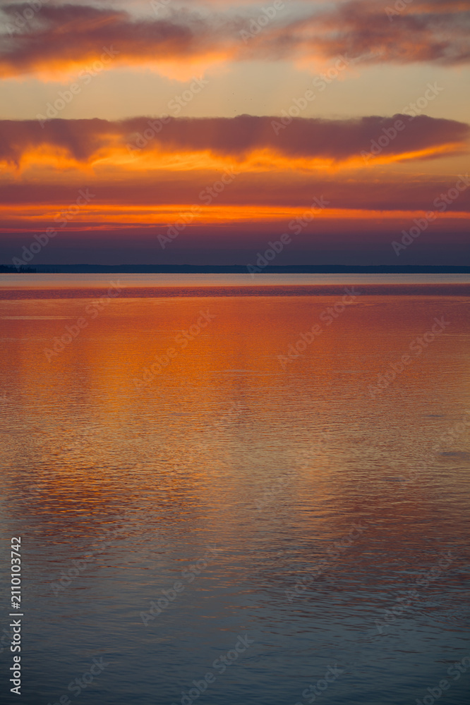 Obraz premium Sunrise over Lake Balaton from the Tihany Peninsula, Hungary