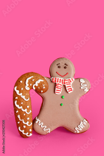 Gingerbread cookies on pink...
