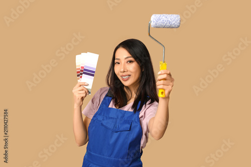 Female Asian painter with p...