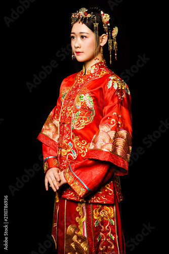 Photography Asian women's costume style black background