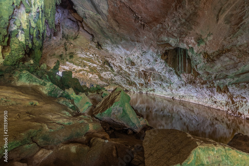 Bild auf Leinwand Ba Be cave interior with underground lake and rock formations, Vietnam
