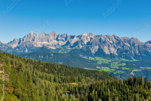 Dachstein Massiv und das Ennstal bei Schladming