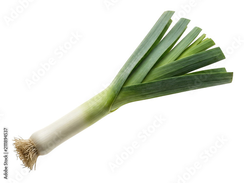 Vibrant fresh green and white leek with crisp leaves and fibrous roots, perfectly isolated transparent background image