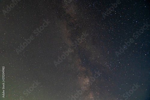Milchstrasse am Nachthimmel über den Bergen – Sternenhimmel in den Schweizer Alpen