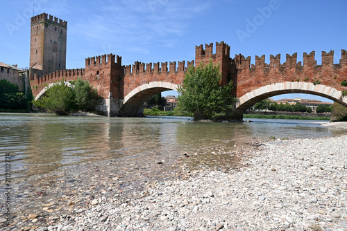 Pont Scaliger franchissant la rivière Adige à Vérone