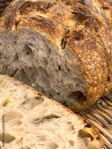 Fotografía Homemade sourdough bread, open crumb texture close-up