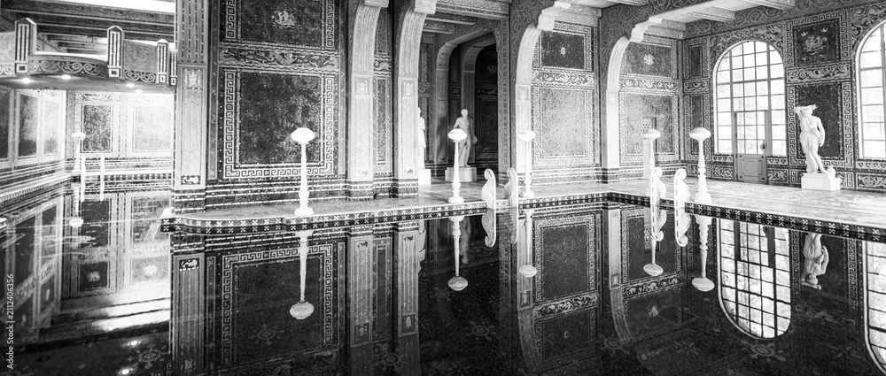 Obraz premium San Simeon, CA - August 3, 2017: Hearst Castle is a historic famous monument