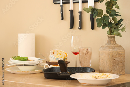 Dirty dishes and frying pan...