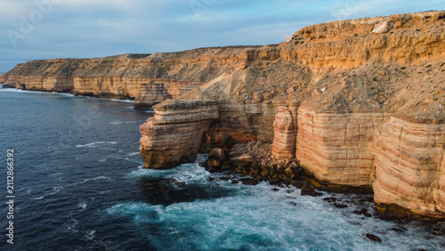 Fotografía Elevated drone panorama of Island Rock and Natural Bridge coastal cliffs near Kalbarri, Western Australia