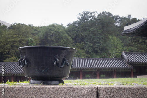 Fotografie This is a firefighting facility designed to prevent fires in Korean palaces