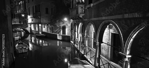 Cuadro en lienzo Night by Venise