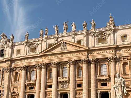 Konstfotografi St Peter's Basilica Facade
Saints atop St Peter's basilica, Vatican City