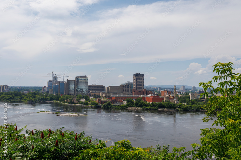 Fototapeta premium OTTAWA, CANADA - JULY 10, 2025: Scenic view of historic buildings