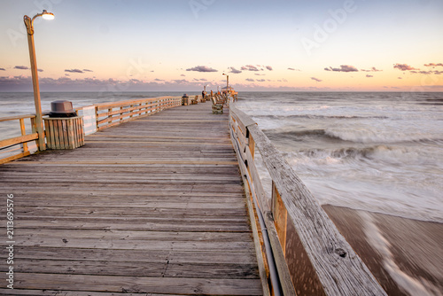 Fotografía Oceanana pier on Atlantic beach