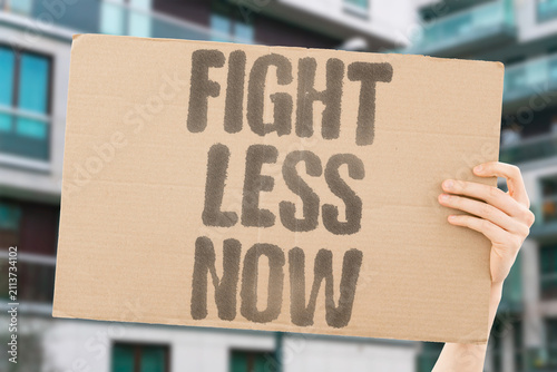 Fotografie "Fight Less Now" Resisting sleep delays it; letting go helps