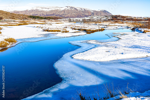 Canvastavla Beautiful and blue Icelandic winter landscape near Reykjavík at Thingvellir National Park, Iceland